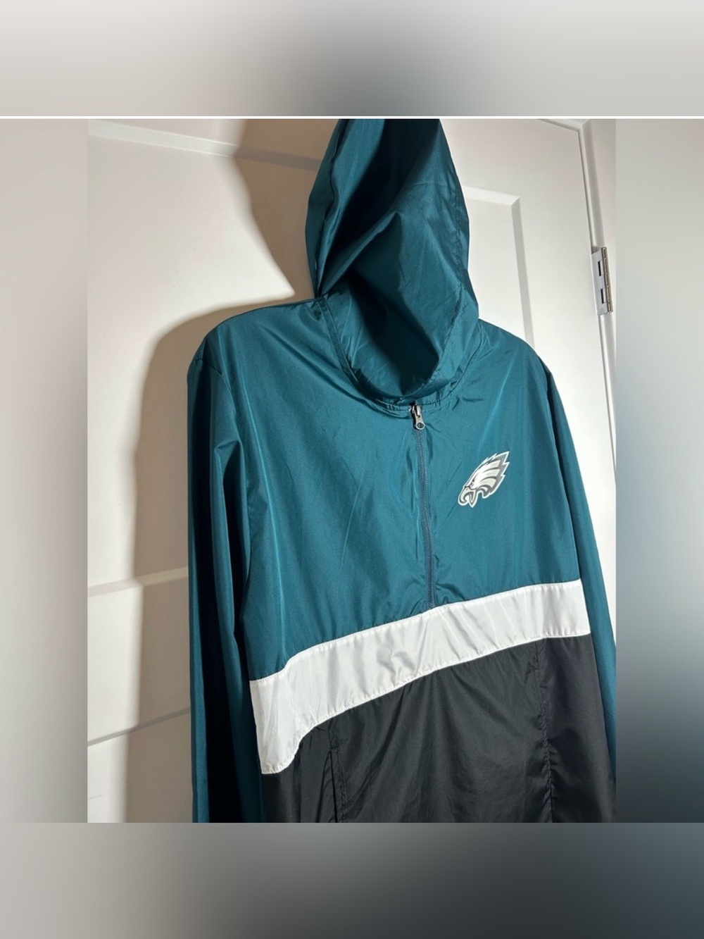 NFL Eagles windbreaker pullover
